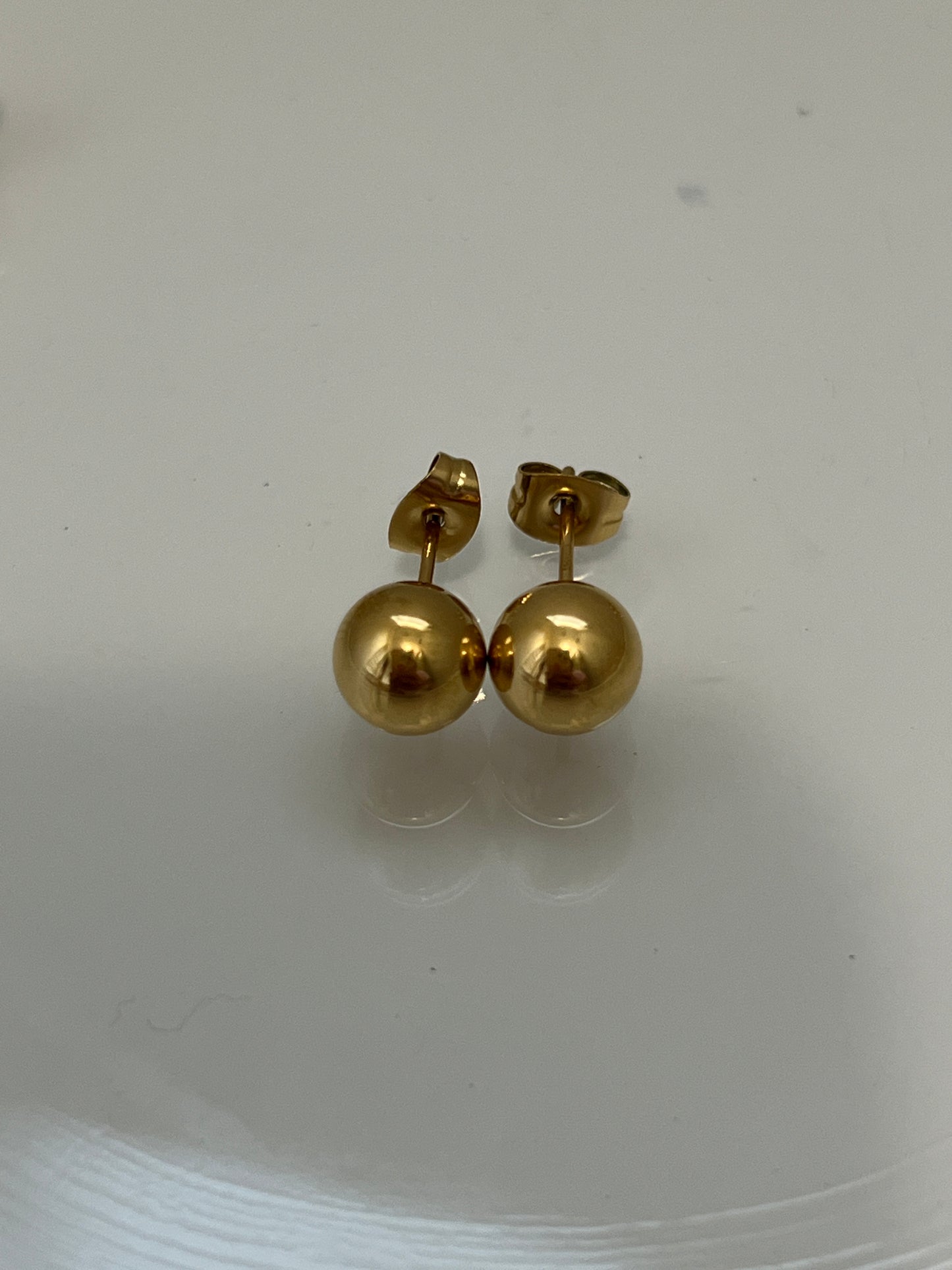 Dainty ball studs