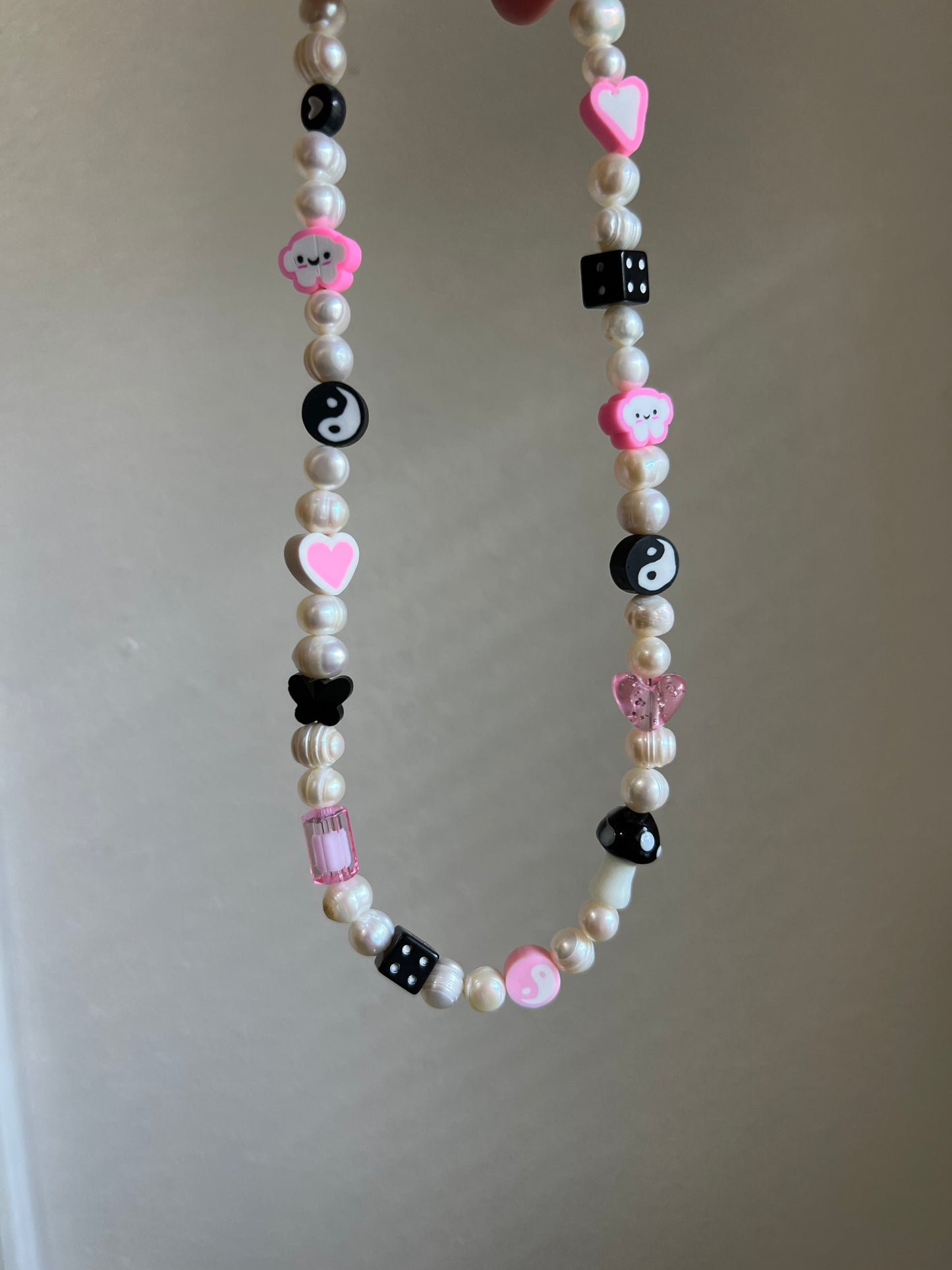 Bichota g pearl necklace