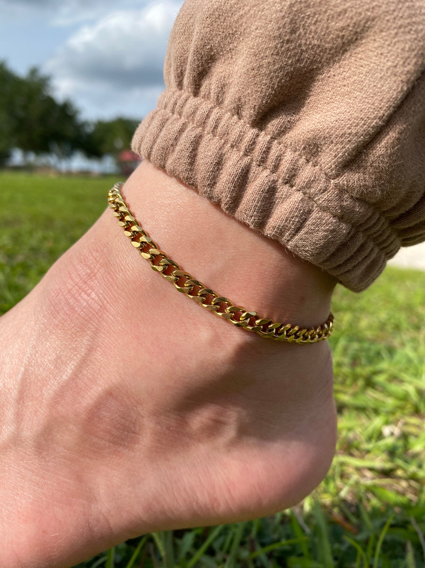 Single gold anklets