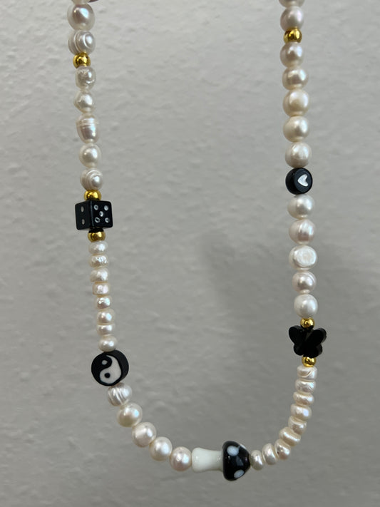 Leila pearl necklace