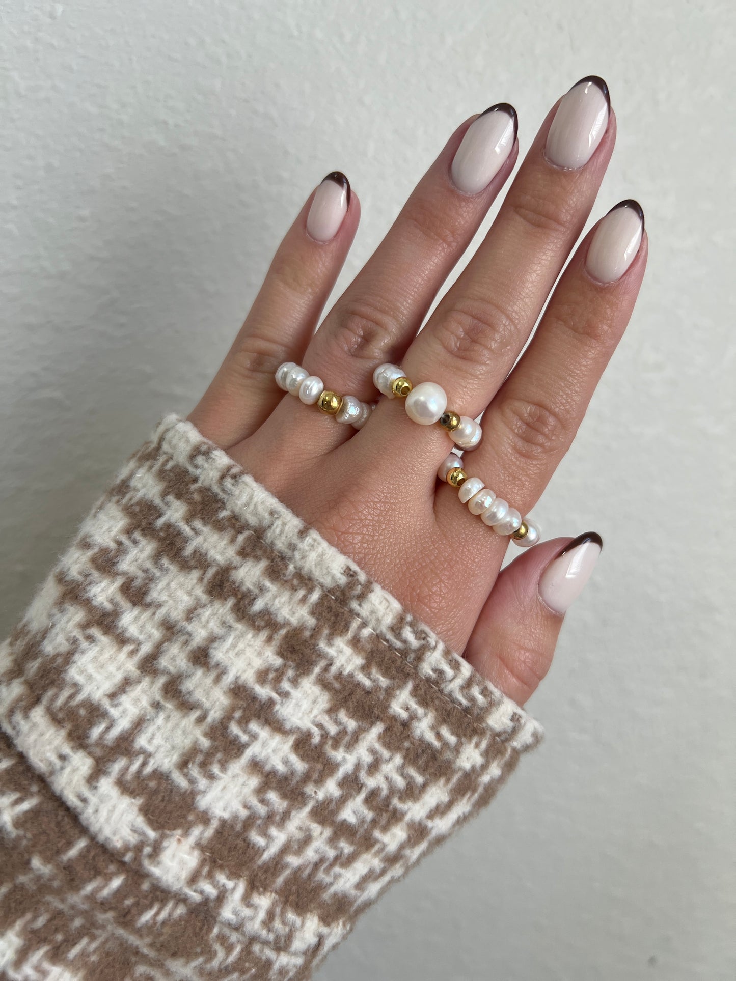 Pearl elastic rings