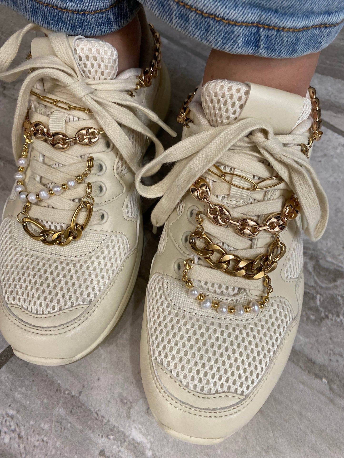 Shoe chains