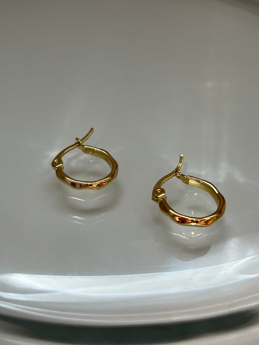 Geometric small hoops