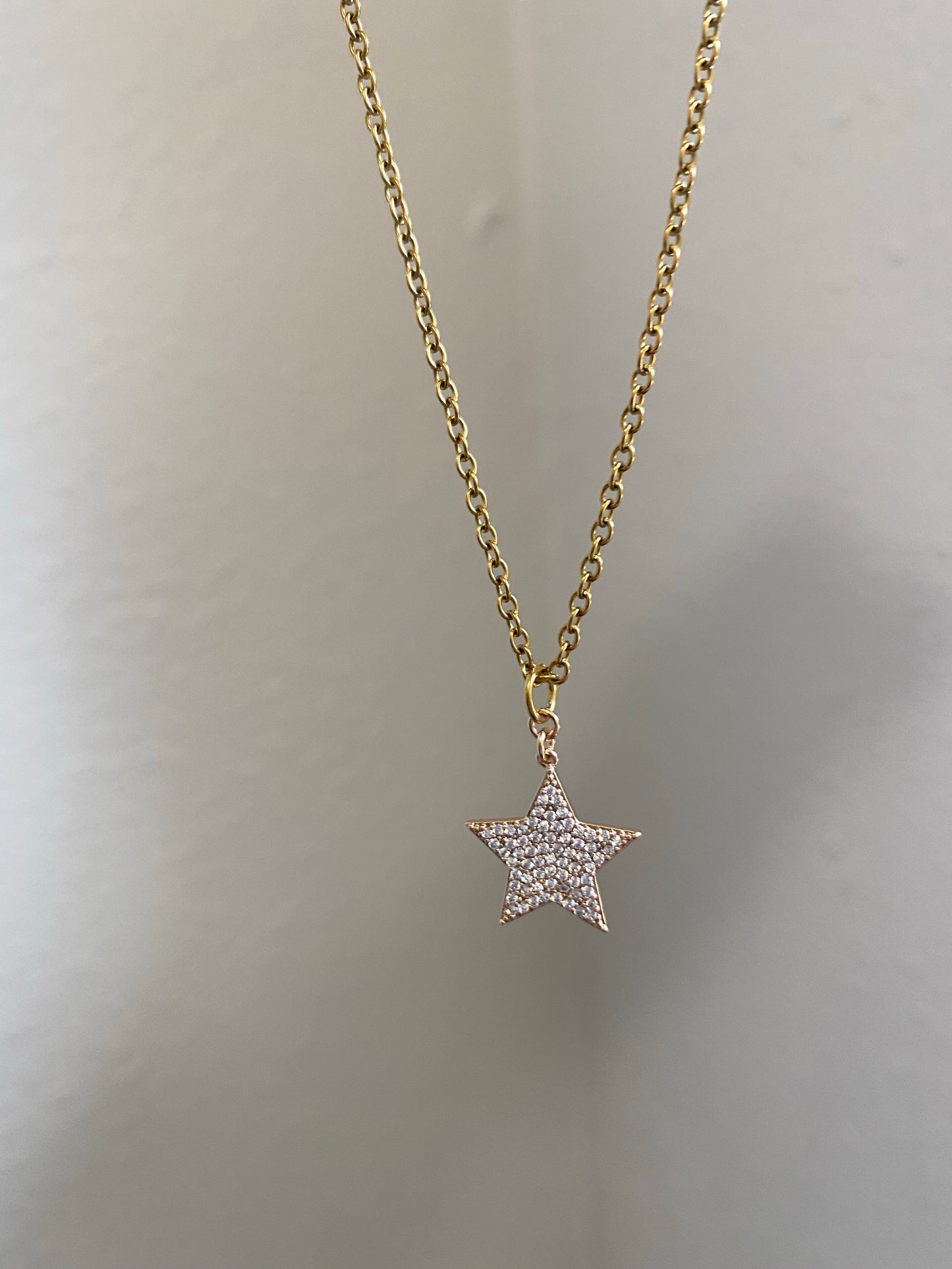 Shiny star necklace