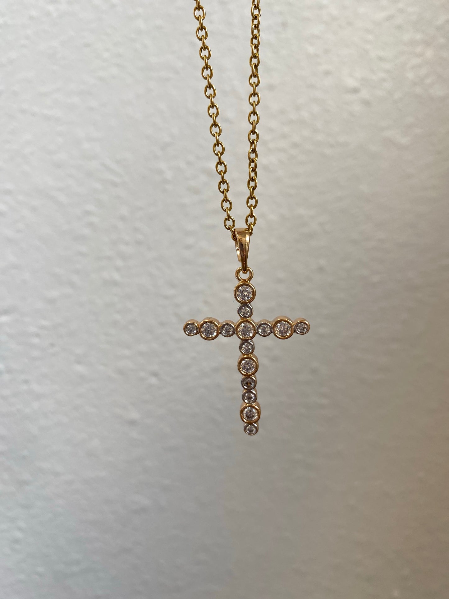 Circle cross necklace